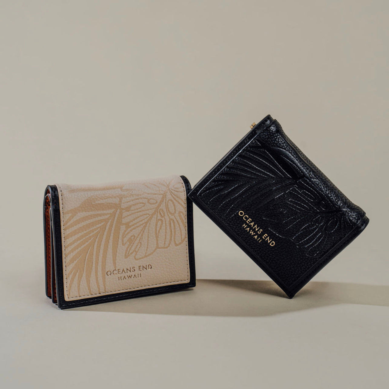 A vegan mini wallet in black and tricolor vegan leather - Oceans End
